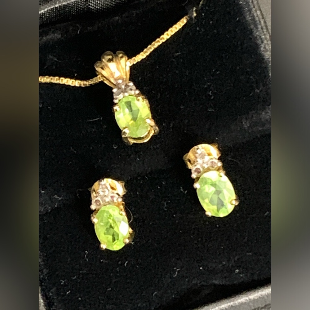 925 STERLING SILVER DIAMOND PERIDOT AUGUST BIRTHSTONE NECKLACE 18” & EARRINGS